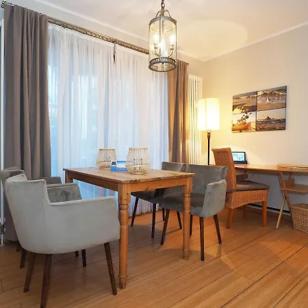 Kaiservillen - Mit 2 Schlafzimmer Und Terrasse Dr2 아파트