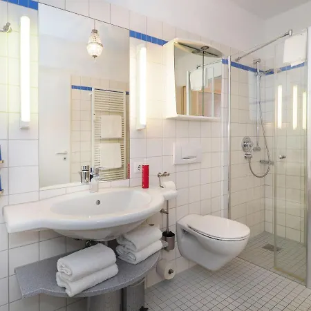 Kaiservillen - Mit 2 Schlafzimmer Und Terrasse Dr2 *