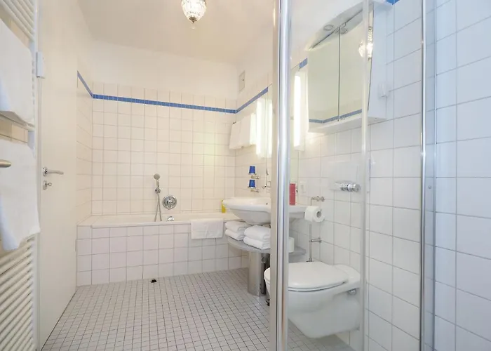 Kaiservillen - Mit 2 Schlafzimmer Und Terrasse Dr2 *